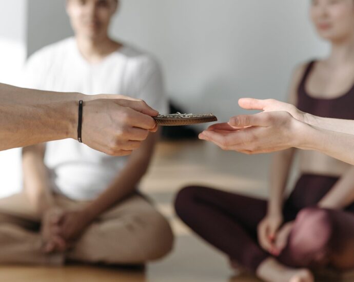 Praticante de mindfulness em ambiente de trabalho